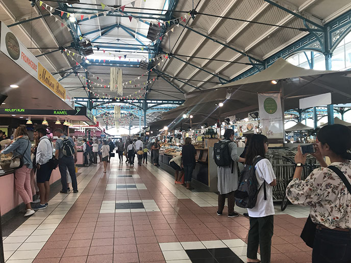 中心街ダルシーにあるマルシェ